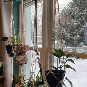 Macrame pot holder (plant not included)